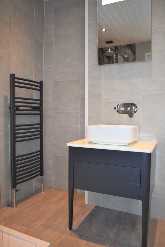 Contemporary vanity unit by Budget Designer HomeWorks